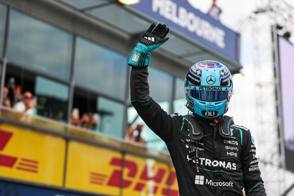 梅赛德斯车手拉塞尔夺得F1澳大利亚大奖赛杆位